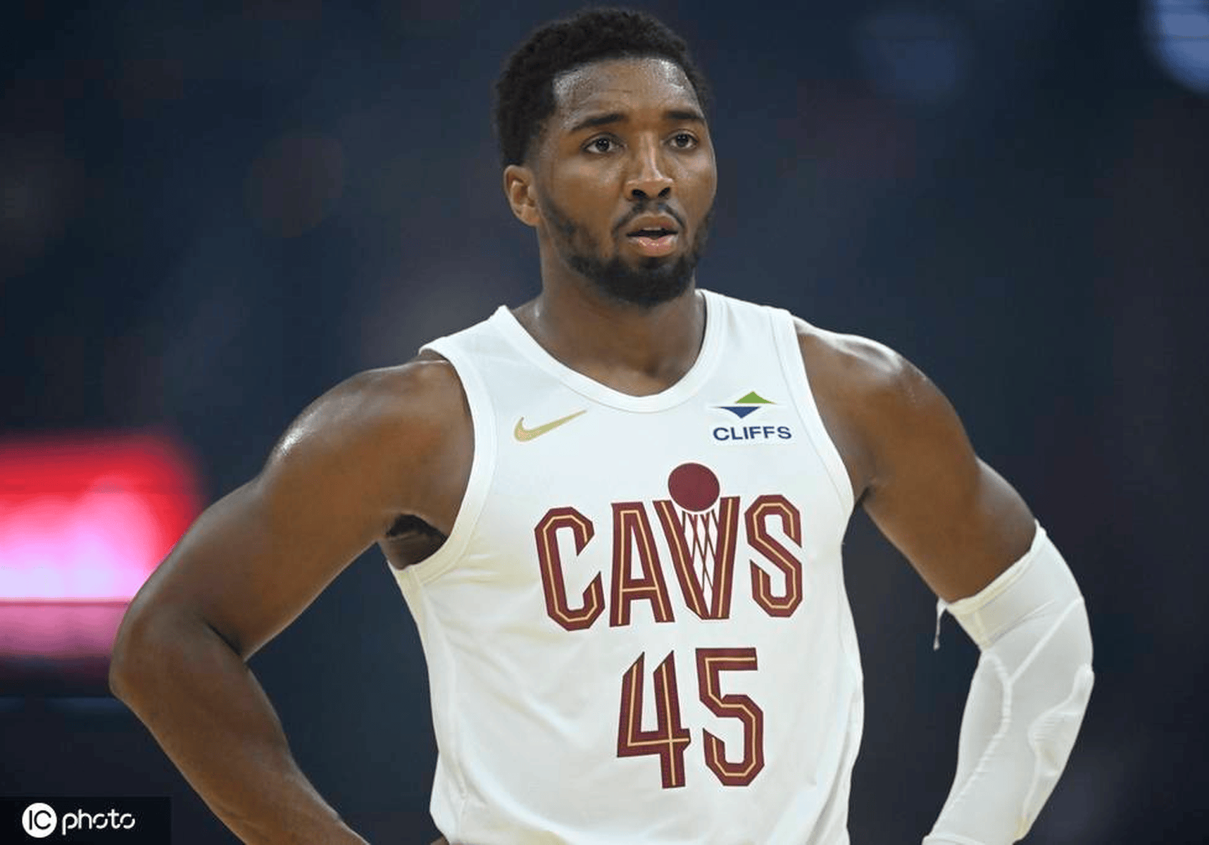 开云体育下载-关于克里夫兰骑士迎NBA总决赛关键赛，今夜刷新队史纪录，赛场秩序良好，心理建设被强调的信息